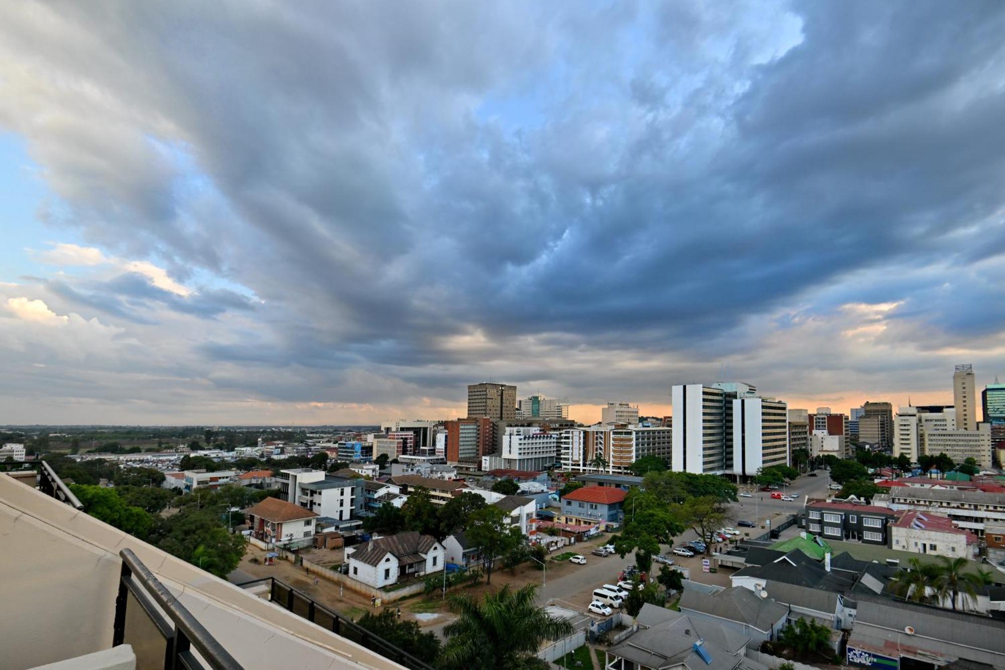 โรงแรมฮอลิเดย์อินน์ฮาราเร่ ภายนอก รูปภาพ