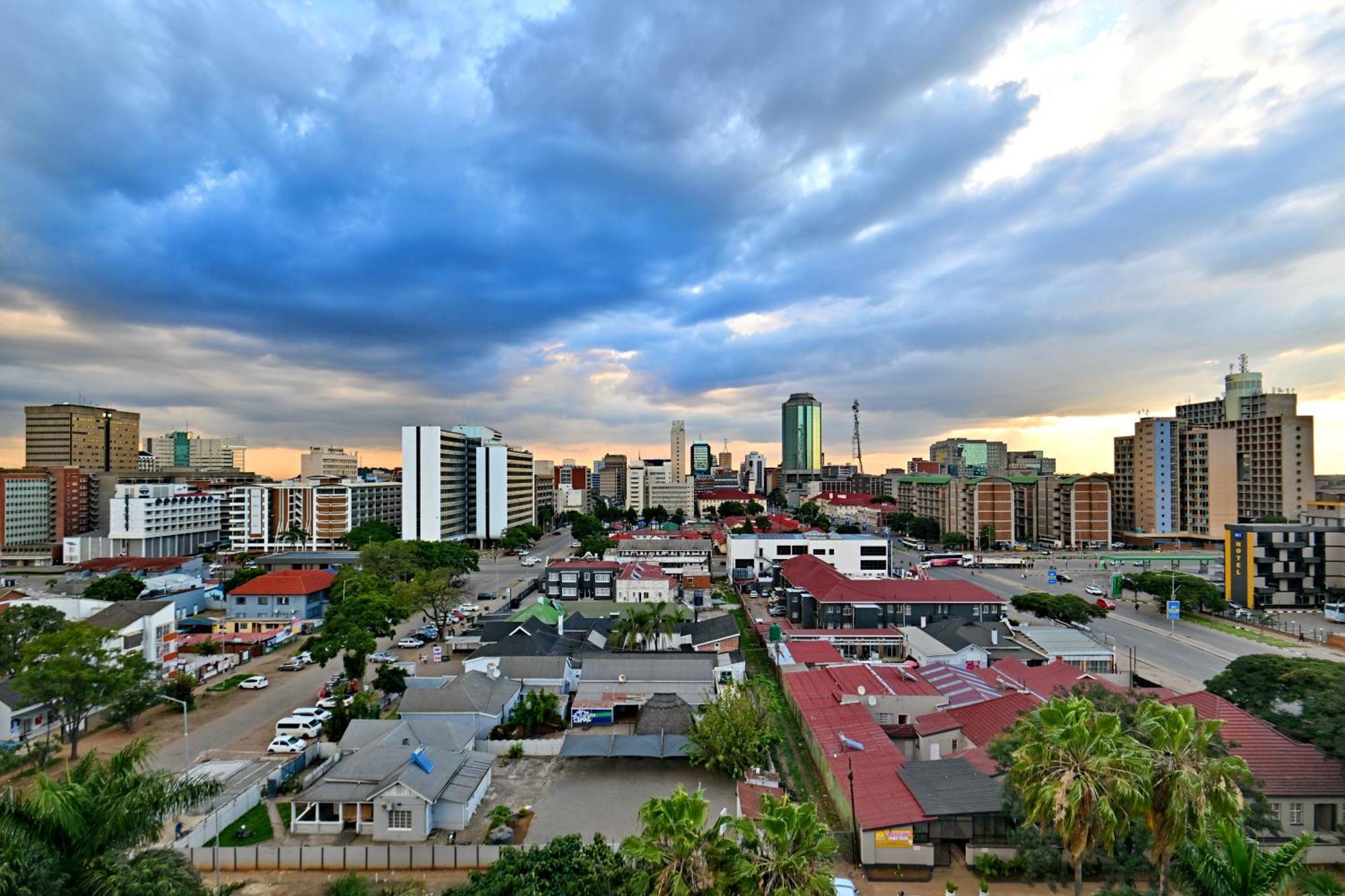 โรงแรมฮอลิเดย์อินน์ฮาราเร่ ภายนอก รูปภาพ